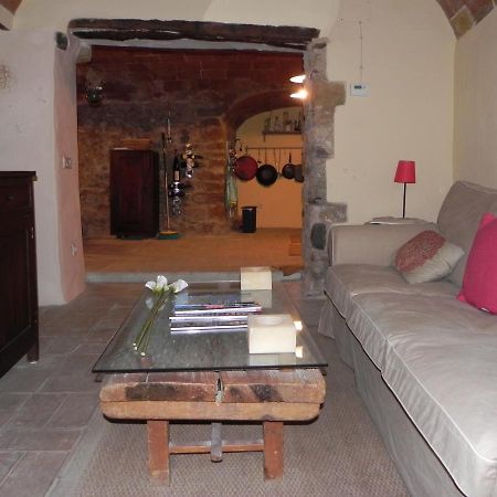 BAIX EMPORDÀ. Increíble casa en pueblo medieval Cruïlles Exterior foto